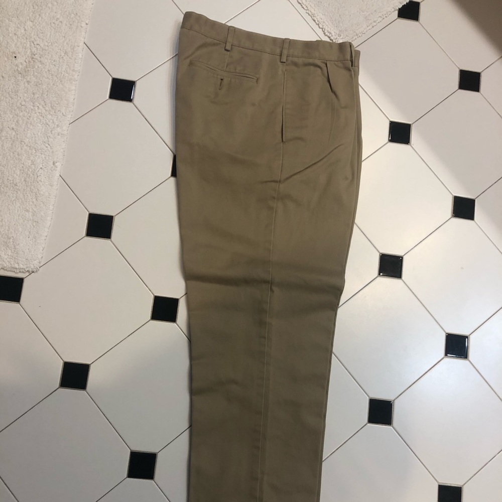 Men’s Lands End barely worn Khaki pants Size 35-30